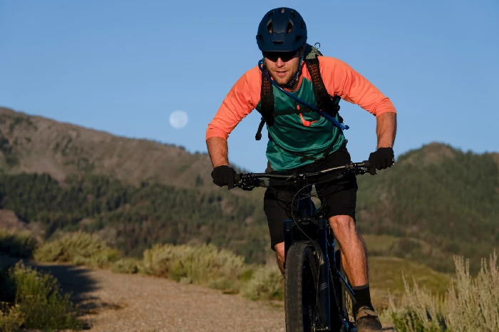 Esperienza in e-bike tra le colline dell'Alta Langa